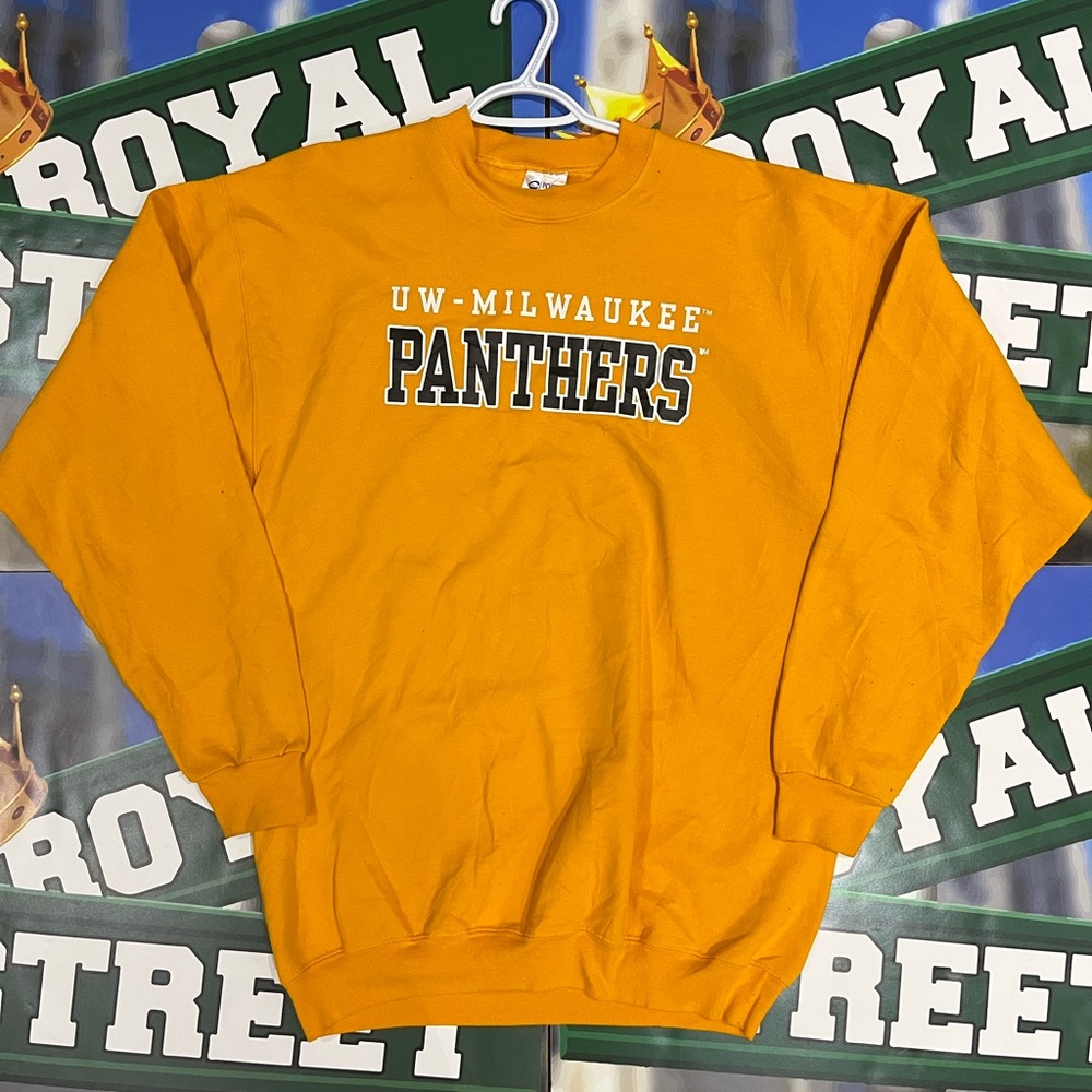 University of Wisconsin Milwaukee panthers crewneck